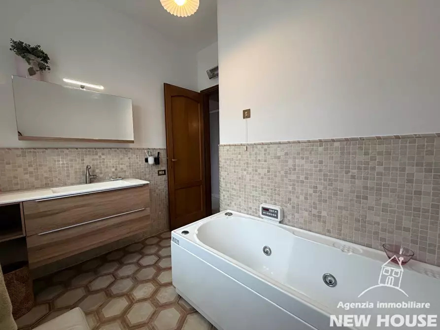 Immagine 48 di Appartamento in vendita  a Pisa