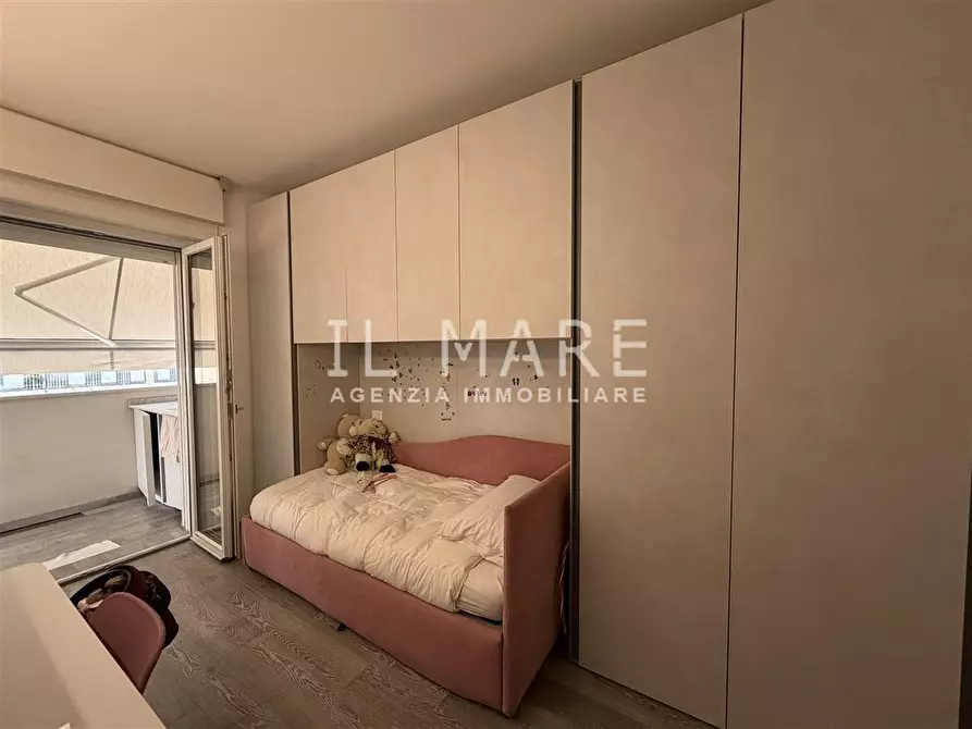 Immagine 10 di Appartamento in vendita  a Massa