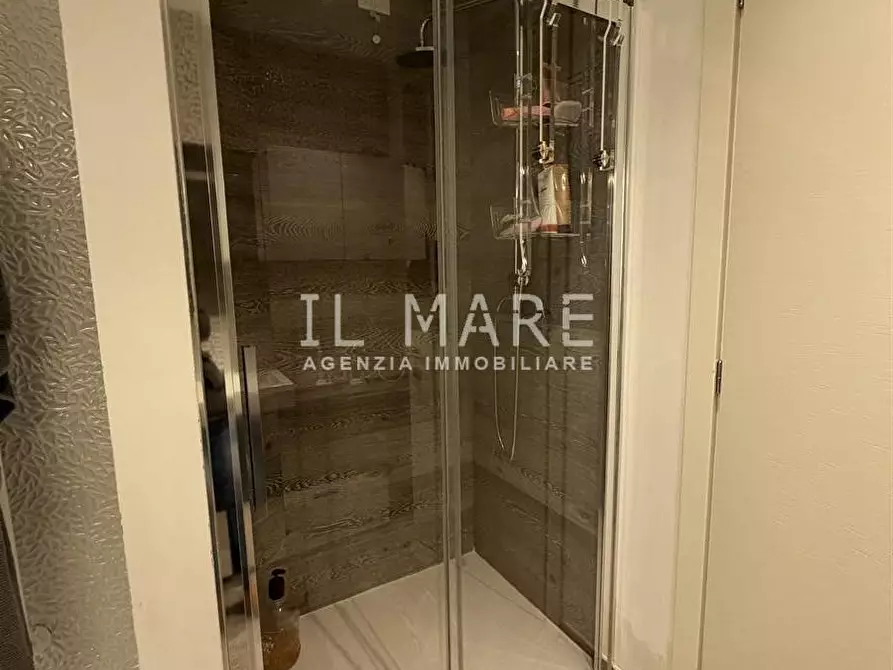 Immagine 15 di Appartamento in vendita  a Massa