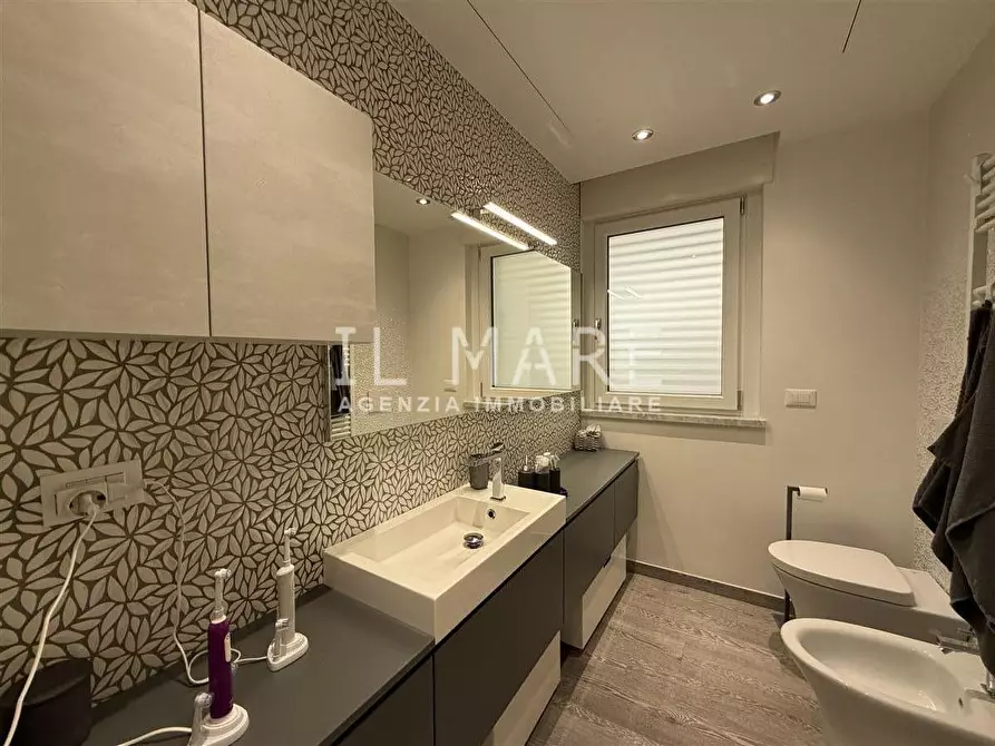 Immagine 14 di Appartamento in vendita  a Massa