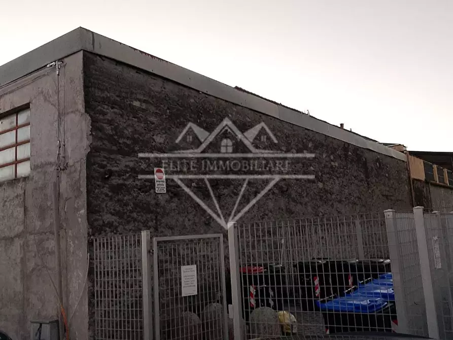 Immagine 2 di Attività artigianale in vendita  a Carrara