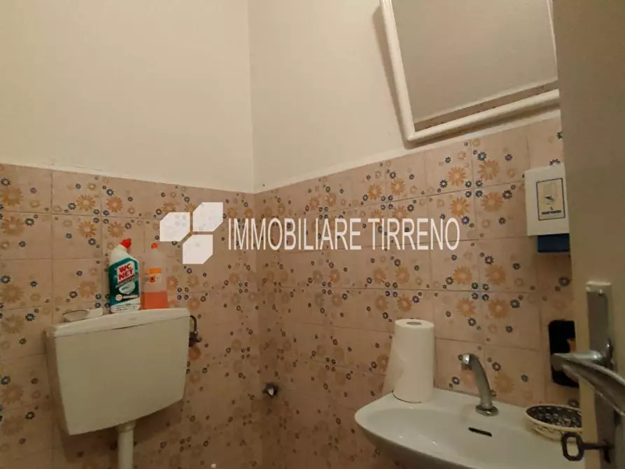 Immagine 4 di Ufficio in affitto  a Massa