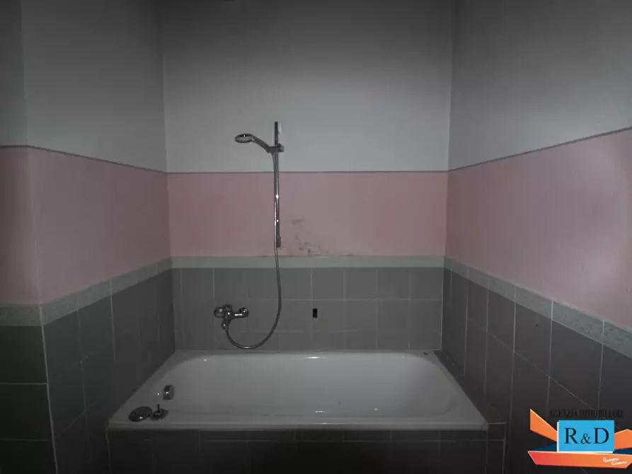 Immagine 10 di Porzione di casa in vendita  a Poggibonsi