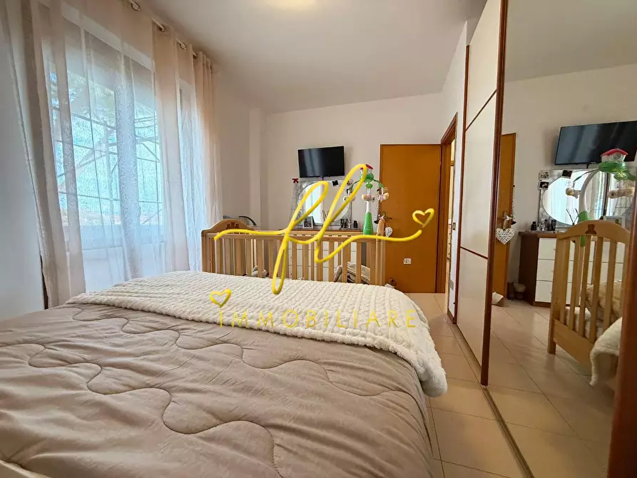 Immagine 8 di Appartamento in vendita  a Cecina