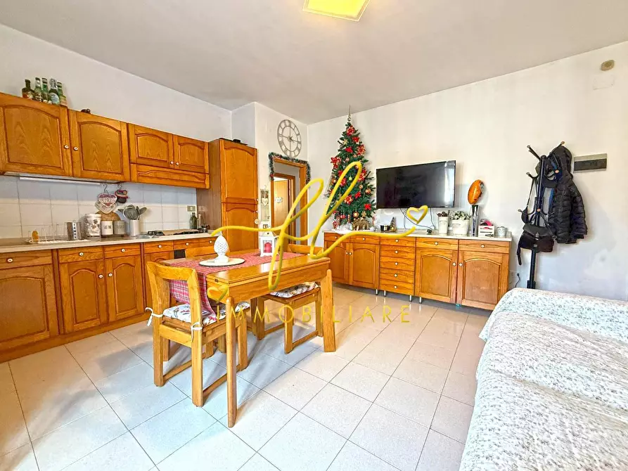 Immagine 5 di Appartamento in vendita  a Cecina