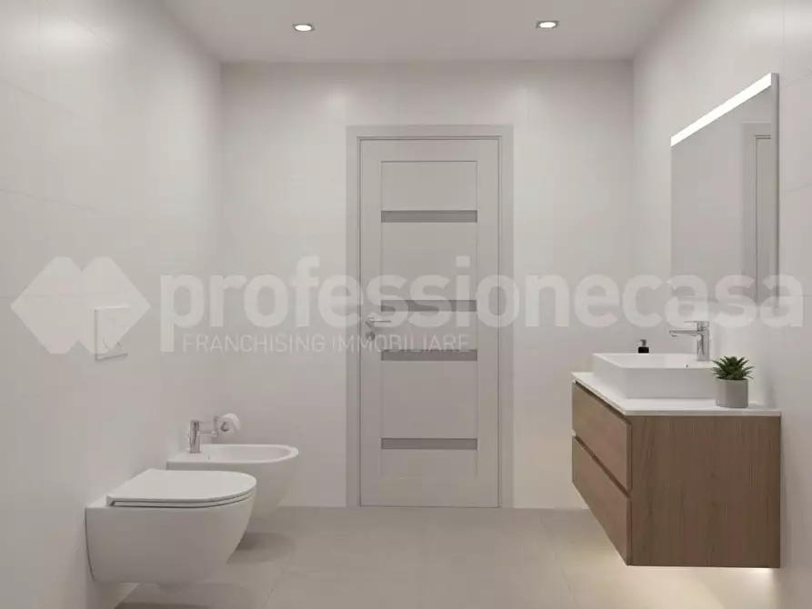 Immagine 20 di Appartamento in vendita  a Viareggio