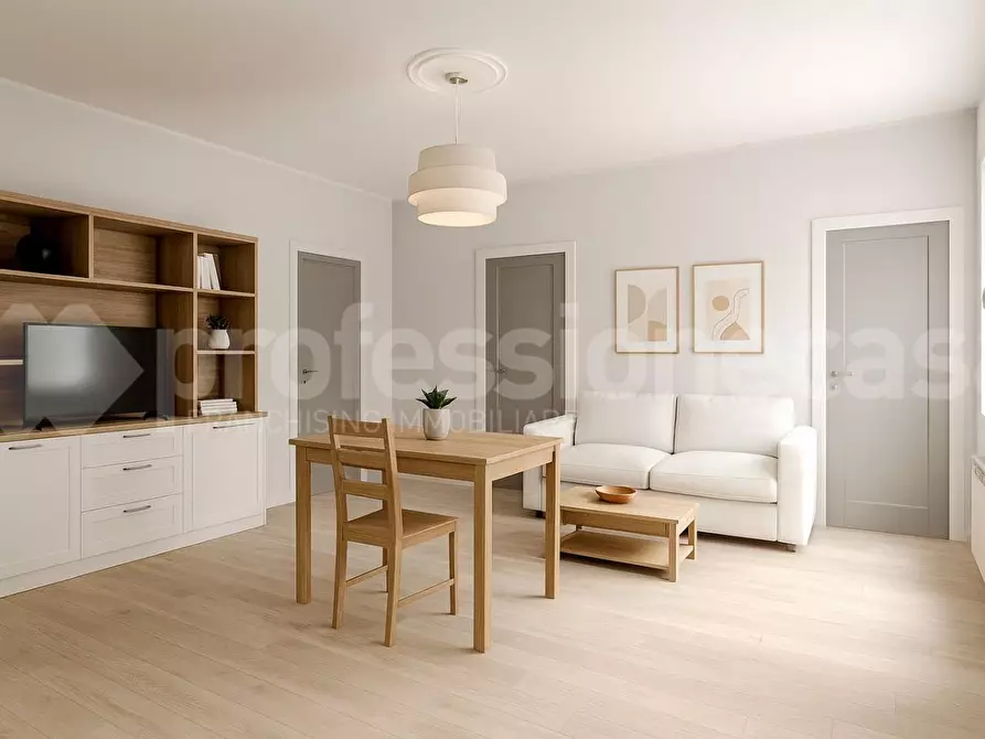 Immagine 4 di Appartamento in vendita  a Viareggio