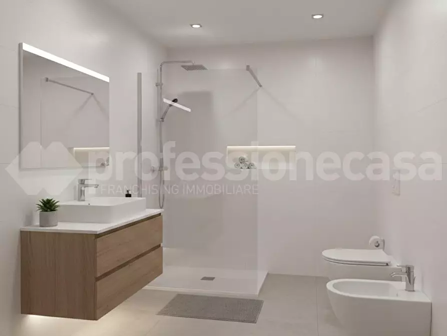 Immagine 19 di Appartamento in vendita  a Viareggio