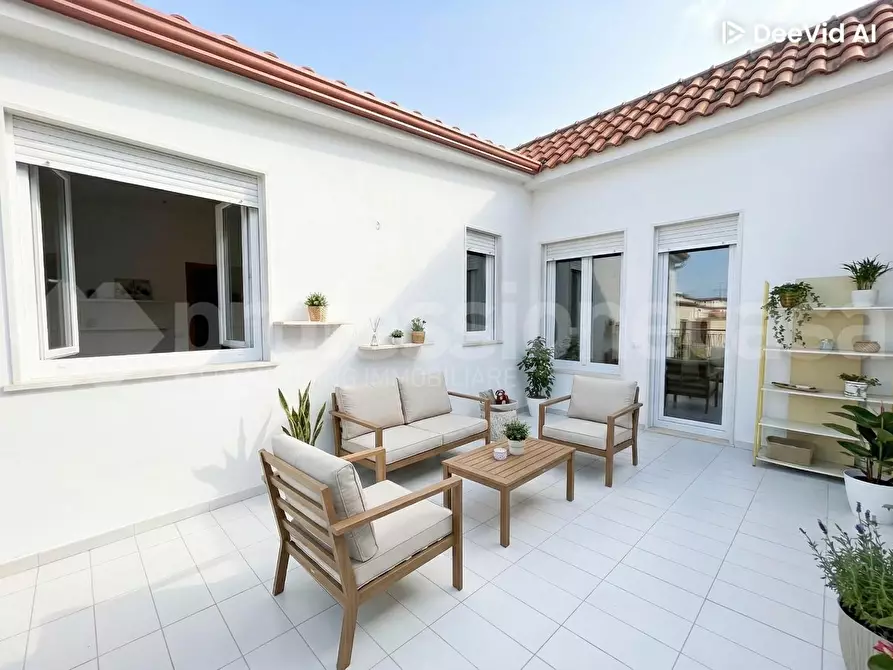 Immagine 2 di Appartamento in vendita  a Viareggio