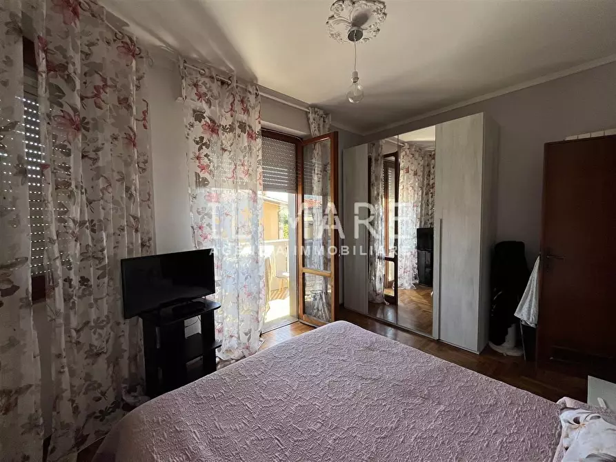 Immagine 12 di Appartamento in vendita  a Massa