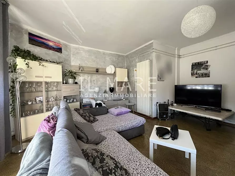 Immagine 2 di Appartamento in vendita  a Massa