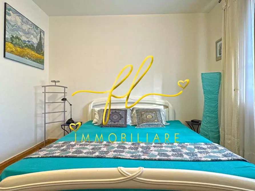 Immagine 22 di Villa in vendita  a Rosignano Marittimo