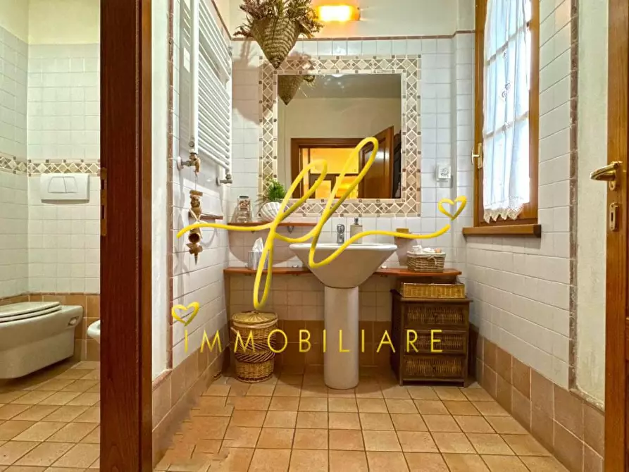 Immagine 14 di Villa in vendita  a Rosignano Marittimo