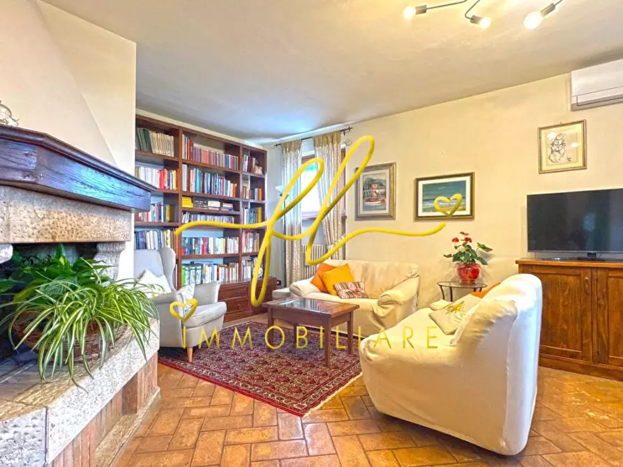 Immagine 7 di Villa in vendita  a Rosignano Marittimo