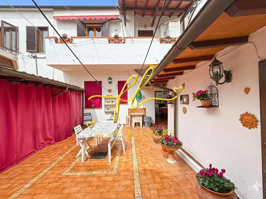 Immagine 31 di Terratetto in vendita  a Cecina