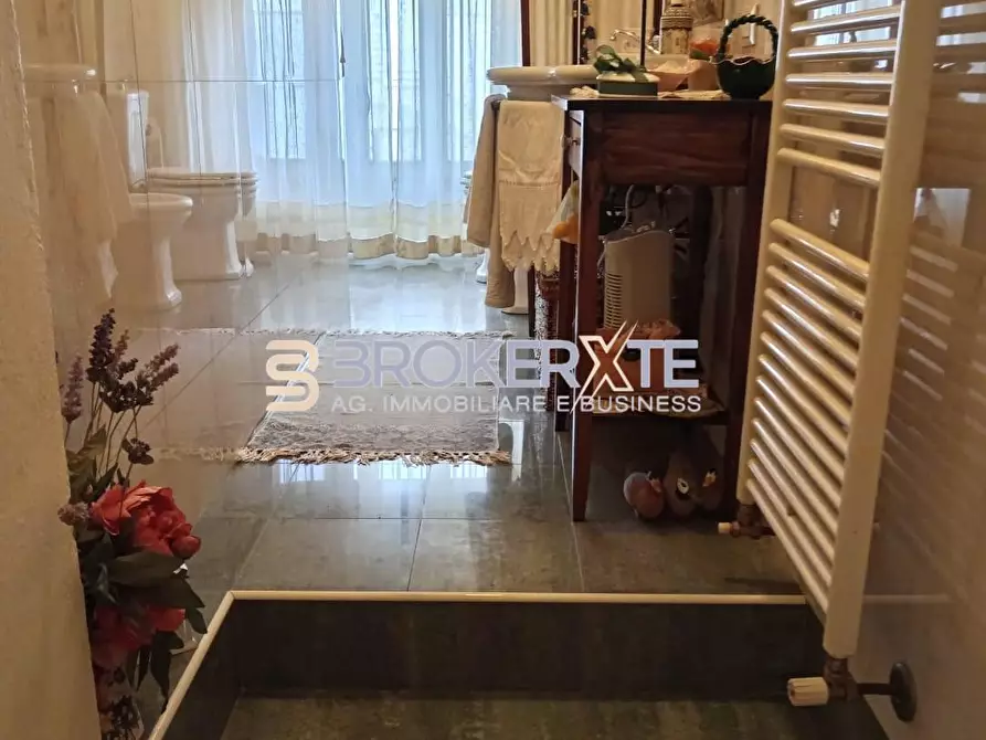Immagine 27 di Appartamento in vendita  a Massa