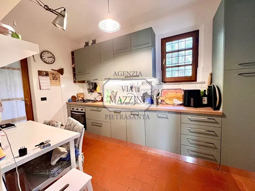 Immagine 7 di Rustico / casale in vendita  a Pietrasanta