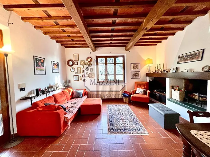 Immagine 12 di Rustico / casale in vendita  a Pietrasanta