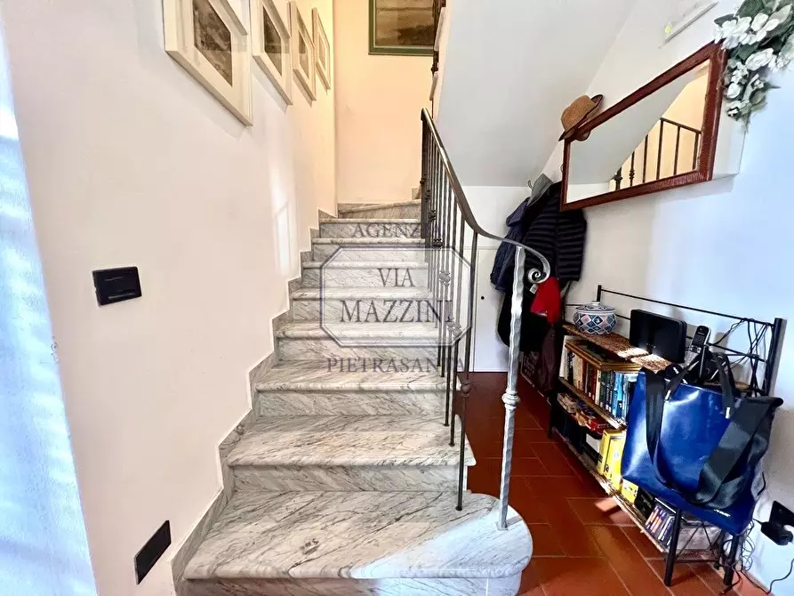 Immagine 14 di Rustico / casale in vendita  a Pietrasanta