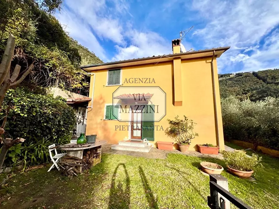Immagine 6 di Rustico / casale in vendita  a Pietrasanta
