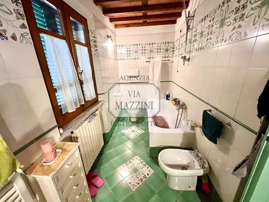 Immagine 15 di Rustico / casale in vendita  a Pietrasanta