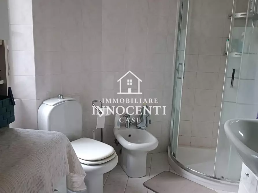 Immagine 9 di Appartamento in vendita  a Montignoso