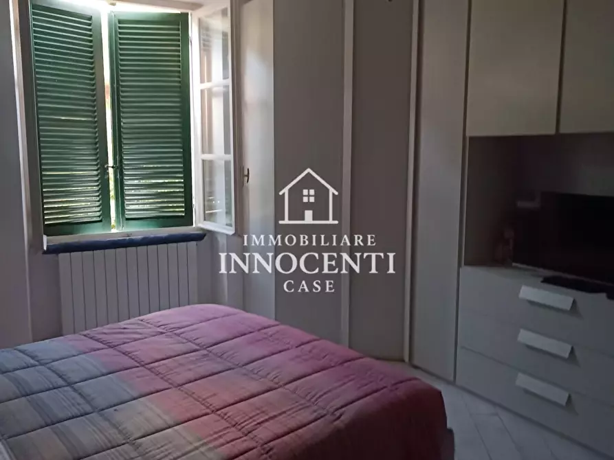 Immagine 2 di Appartamento in vendita  a Montignoso