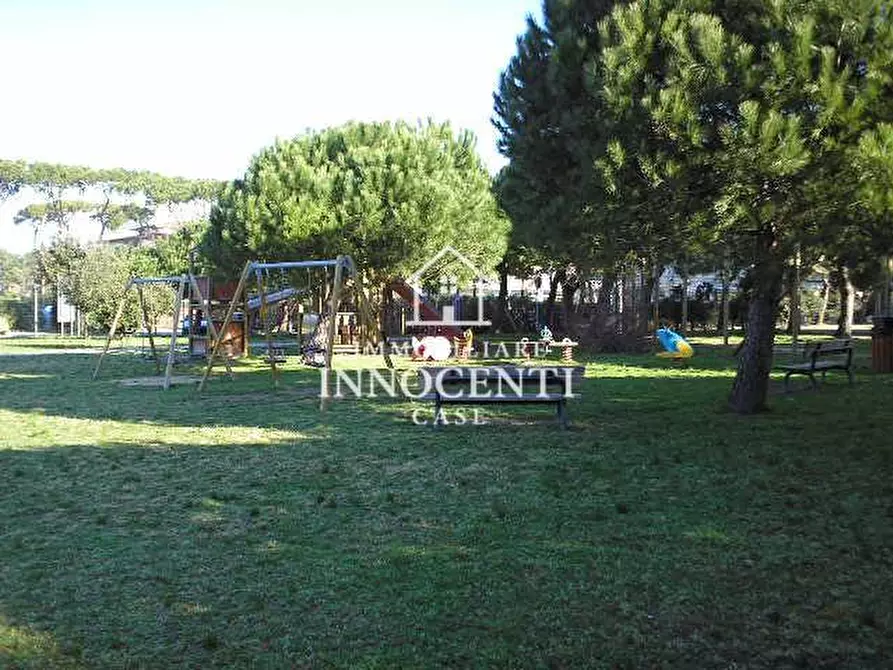 Immagine 16 di Appartamento in vendita  a Montignoso