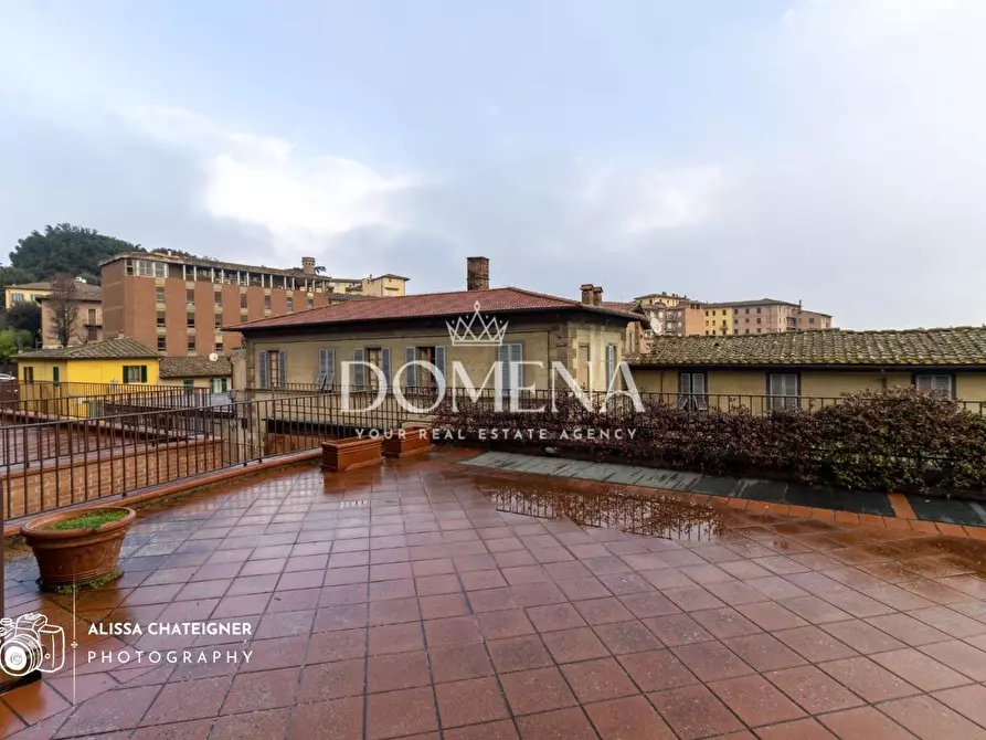 Immagine 44 di Appartamento in vendita  a Siena