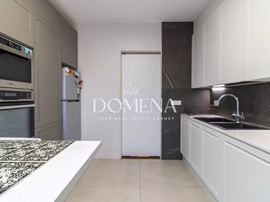 Immagine 27 di Appartamento in vendita  a Siena