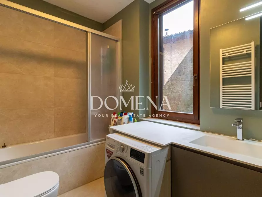 Immagine 18 di Appartamento in vendita  a Siena