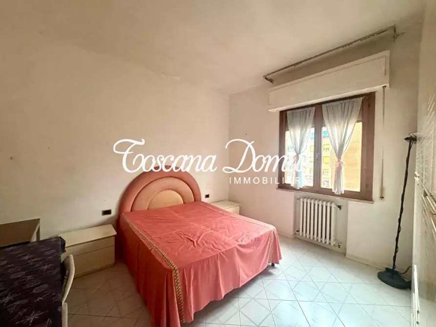 Immagine 9 di Appartamento in vendita  a Siena