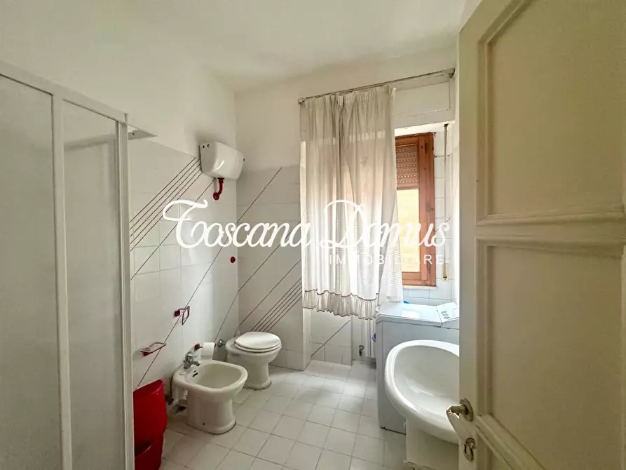 Immagine 11 di Appartamento in vendita  a Siena