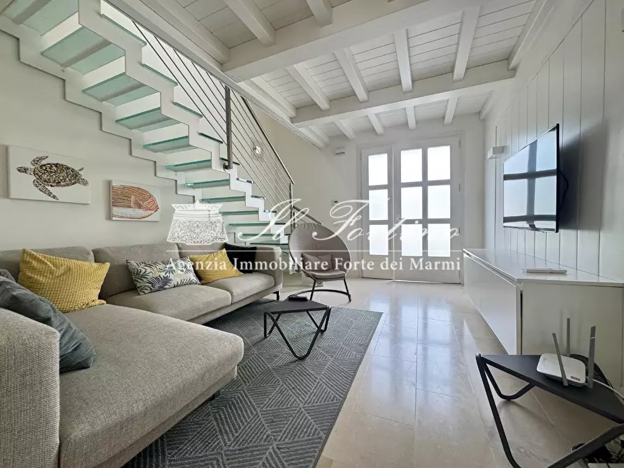 Immagine 1 di Casa bifamiliare in affitto  a Forte Dei Marmi