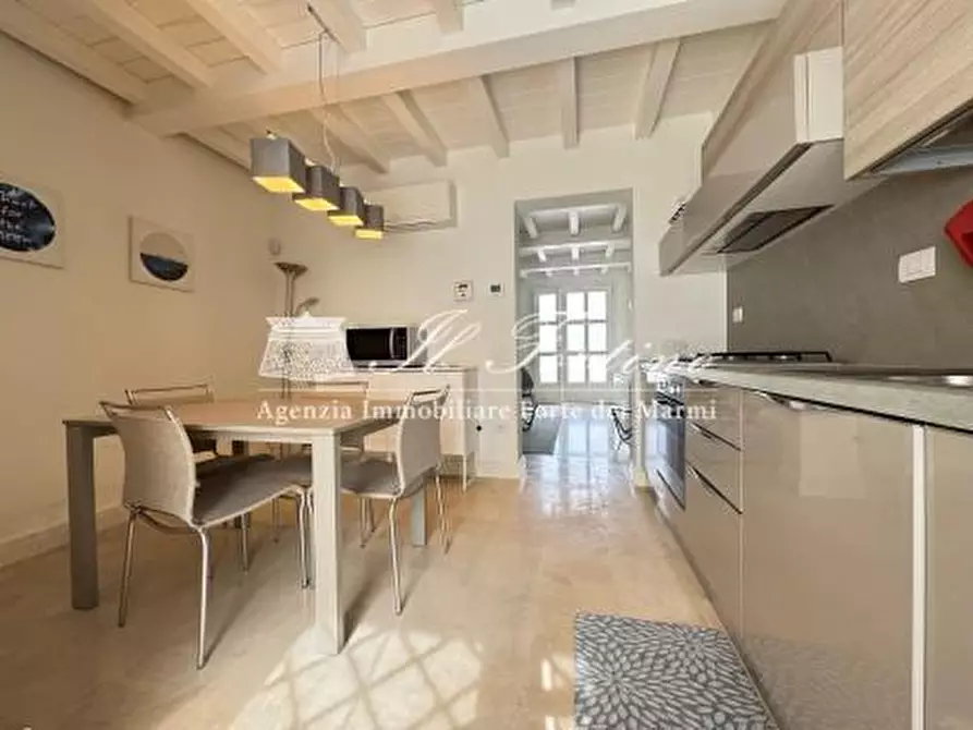 Immagine 5 di Casa bifamiliare in affitto  a Forte Dei Marmi