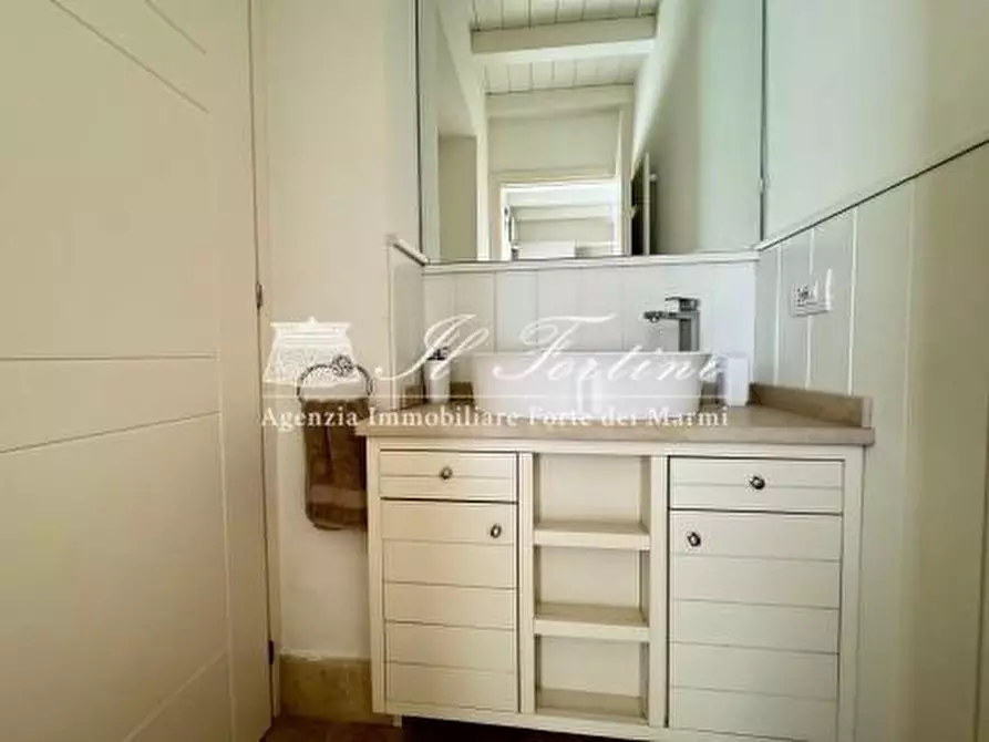 Immagine 8 di Casa bifamiliare in affitto  a Forte Dei Marmi