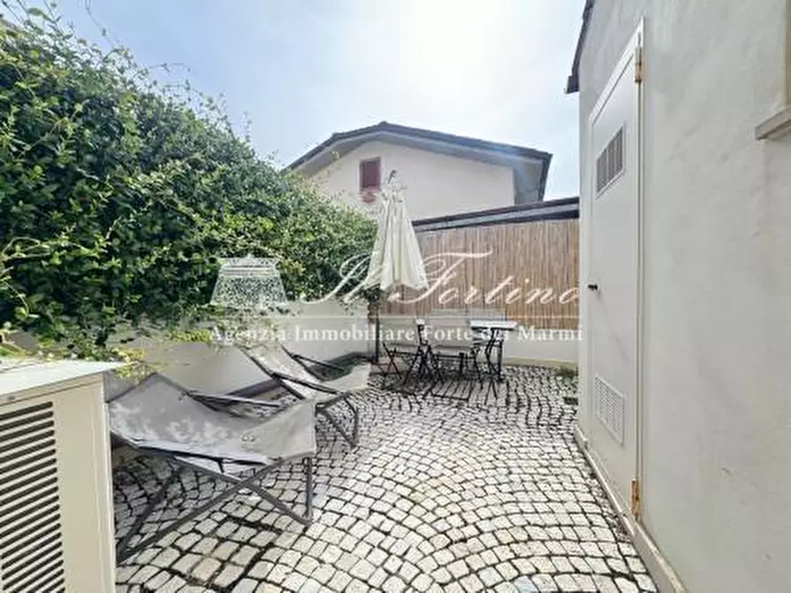 Immagine 9 di Casa bifamiliare in affitto  a Forte Dei Marmi