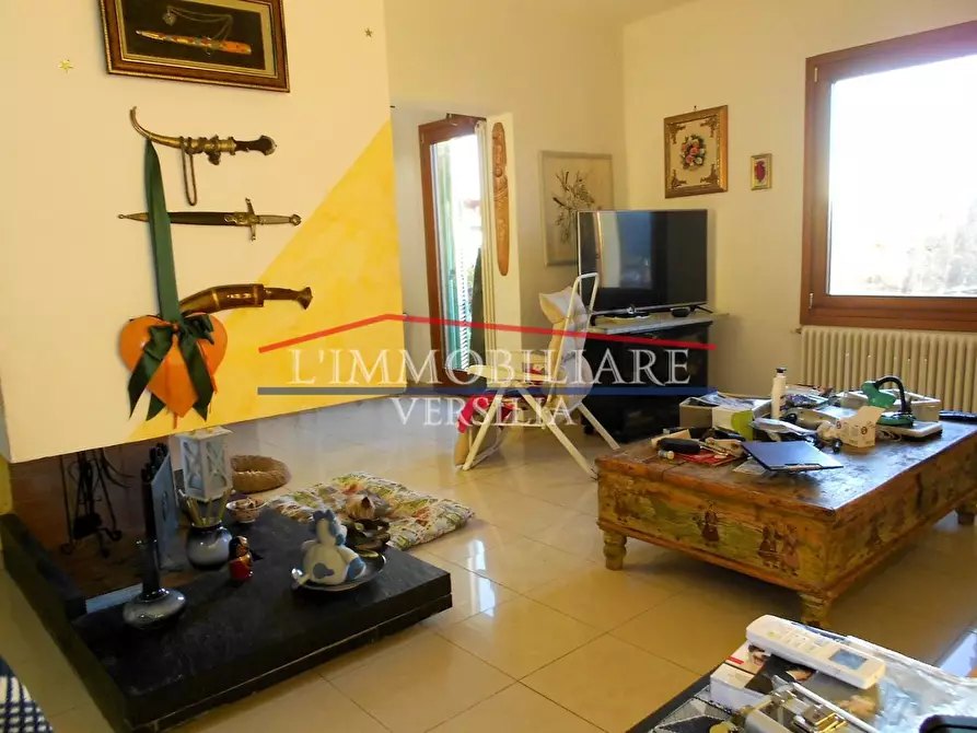 Immagine 1 di Casa bifamiliare in vendita  a Massa