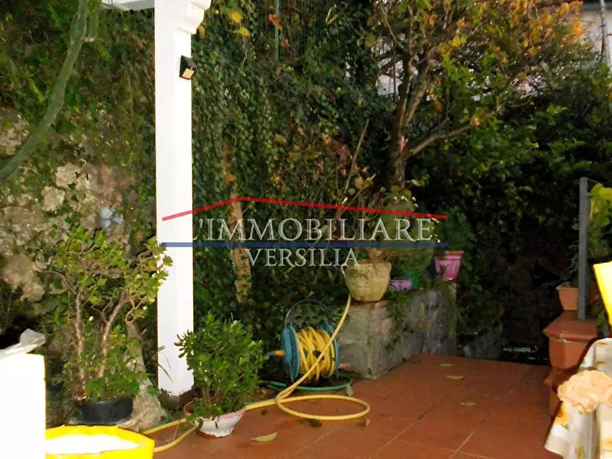 Immagine 6 di Casa bifamiliare in vendita  a Massa