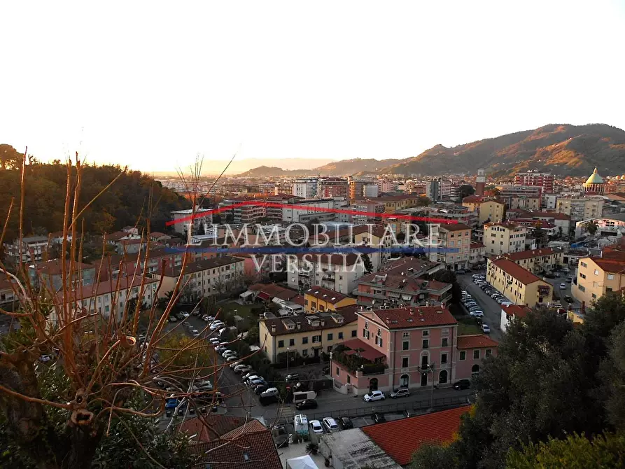 Immagine 3 di Casa bifamiliare in vendita  a Massa
