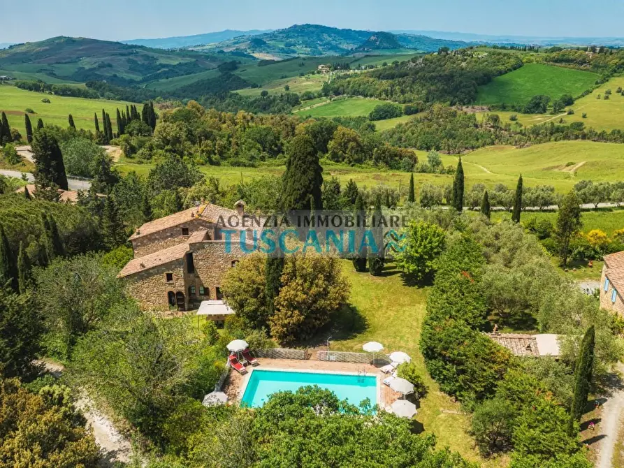 Immagine 1 di Casa colonica in vendita  a Volterra
