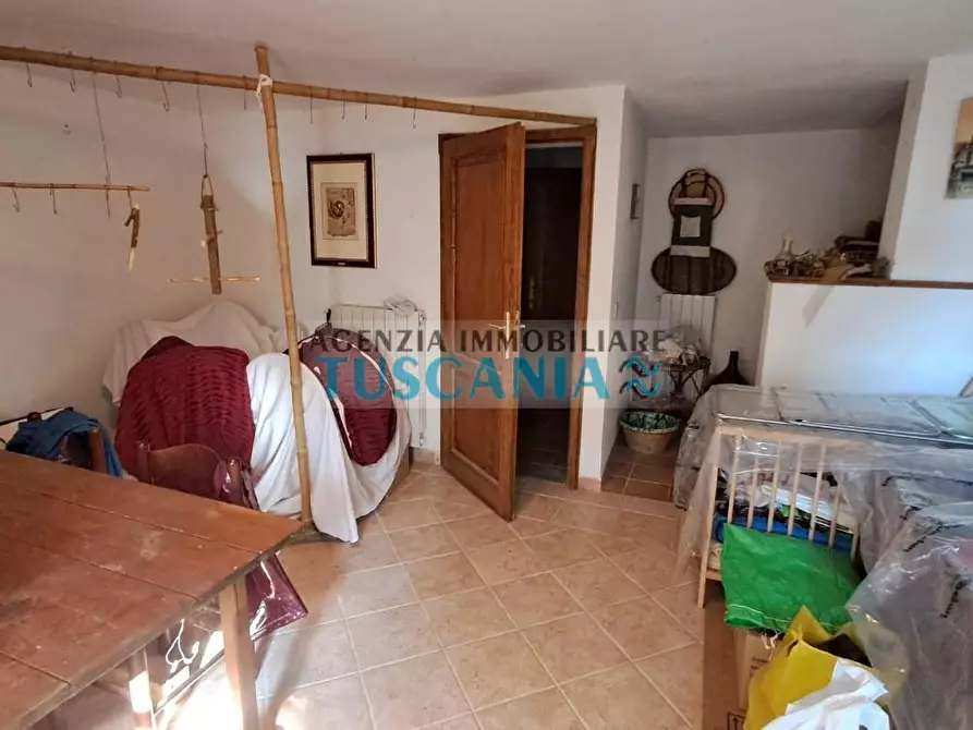 Immagine 38 di Casa colonica in vendita  a Volterra