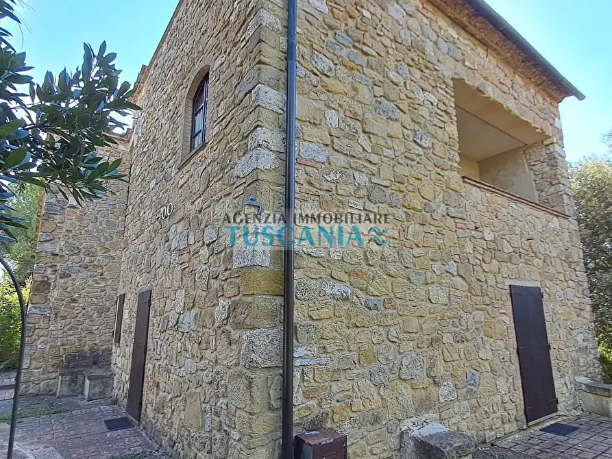 Immagine 37 di Casa colonica in vendita  a Volterra