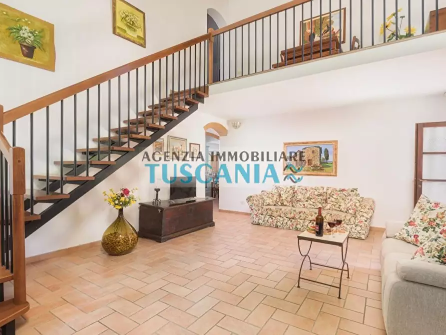 Immagine 6 di Casa colonica in vendita  a Volterra