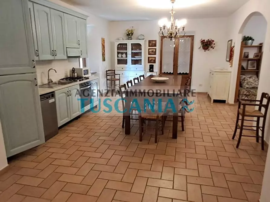Immagine 10 di Casa colonica in vendita  a Volterra