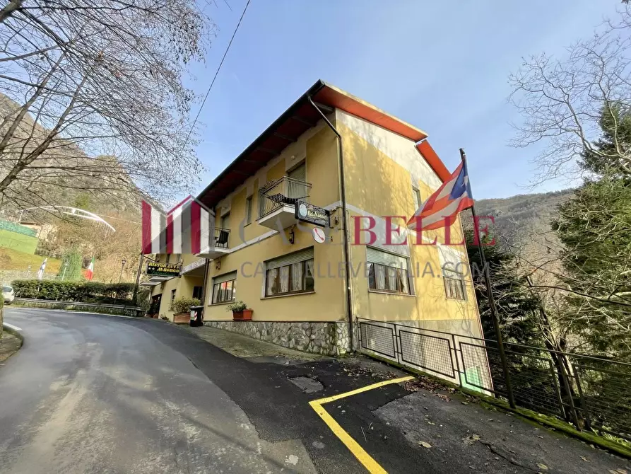 Immagine 1 di Albergo/B&B/Residence in vendita  a Stazzema