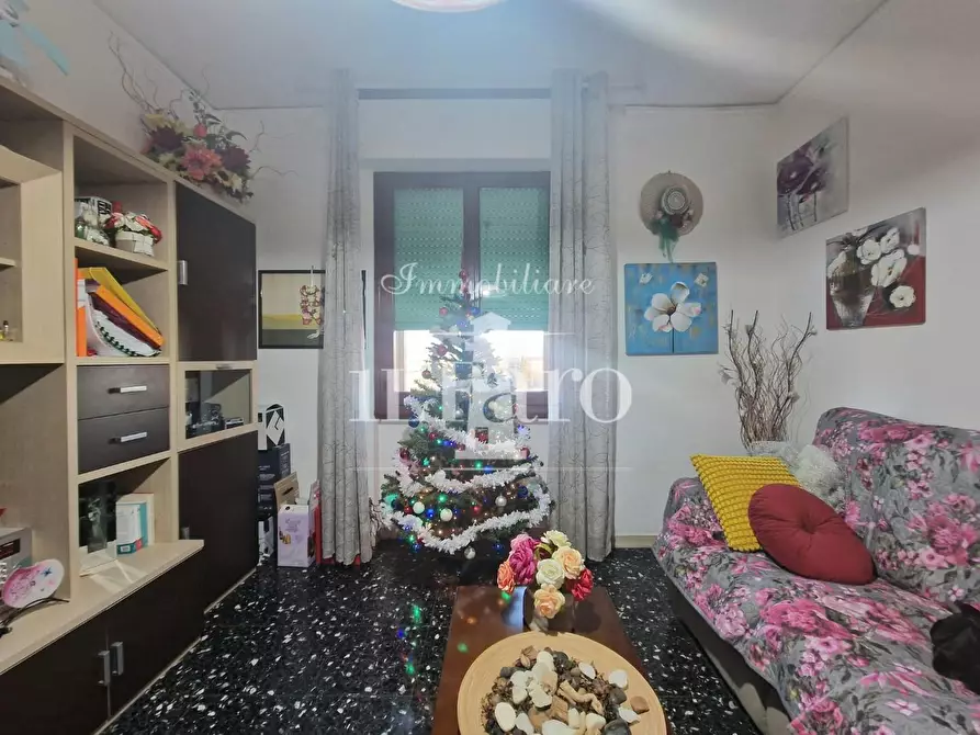 Immagine 10 di Appartamento in vendita  a Campi Bisenzio