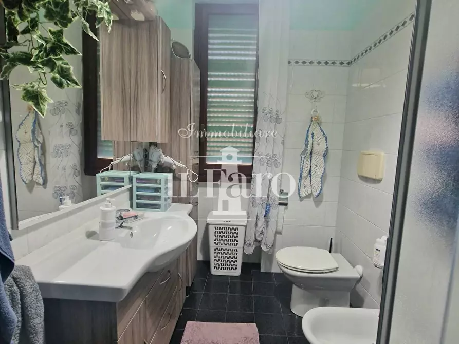 Immagine 29 di Appartamento in vendita  a Campi Bisenzio