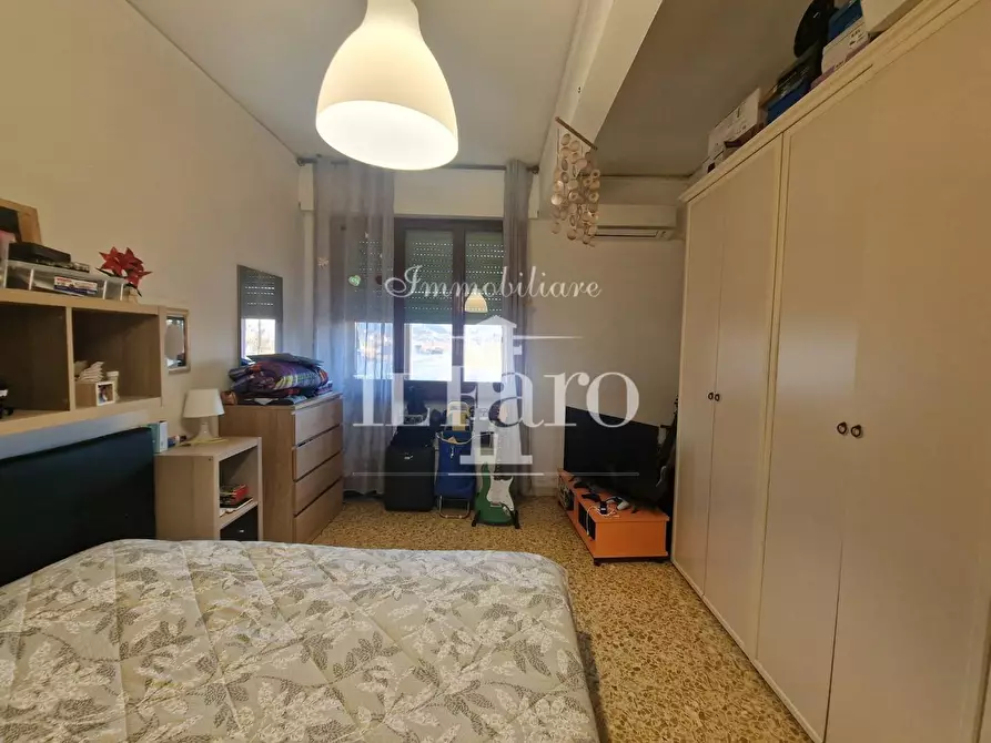 Immagine 22 di Appartamento in vendita  a Campi Bisenzio