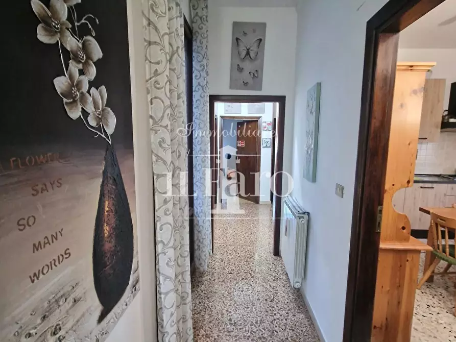 Immagine 14 di Appartamento in vendita  a Campi Bisenzio